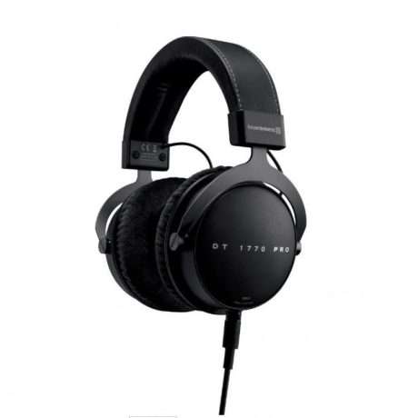 Audífonos de estudio cerrados Beyerdynamic DT 1770 PRO con diadema metálica y estuche rígido