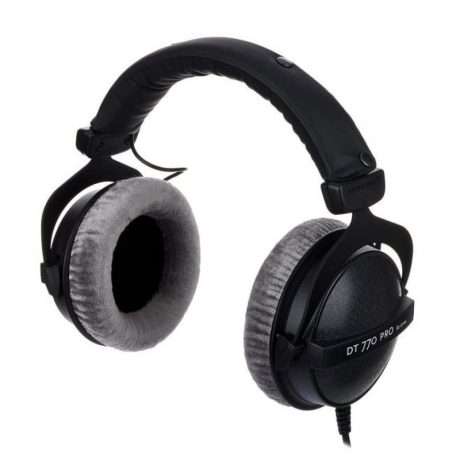 Audífonos de estudio cerrados Beyerdynamic DT 770 PRO 80 Ohm en color negro