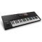 Teclado controlador MIDI Native Instruments Komplete Kontrol S49 MK2 con pantallas