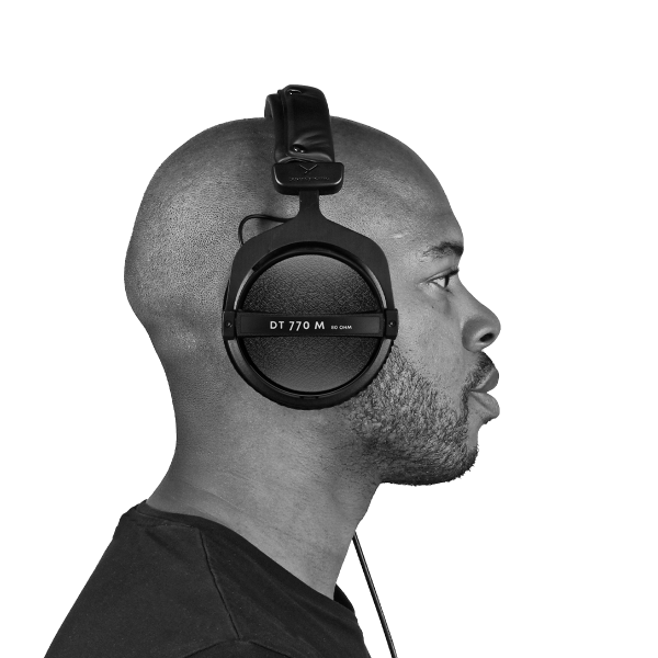 Audífonos cerrados Beyerdynamic DT 770 M 80 Ohm para bateristas con cable de un solo lado