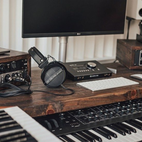 Audio profesional Beyerdynamic DT 990 PRO 80 Ohmios -